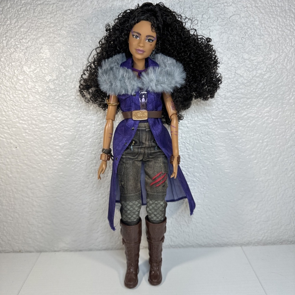 Disney Zombies 4: Dawn of the Vampires Willa Lykensen Doll with Movie-Inspire...